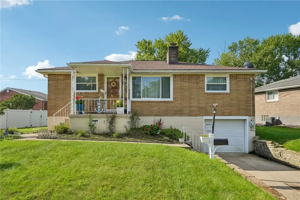 1516 Griffin Road, Monroeville