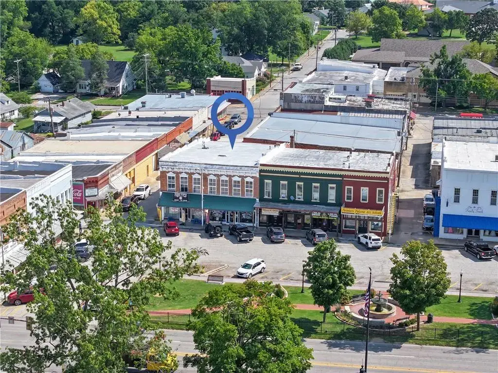 201 & 202 Public Square, Berryville