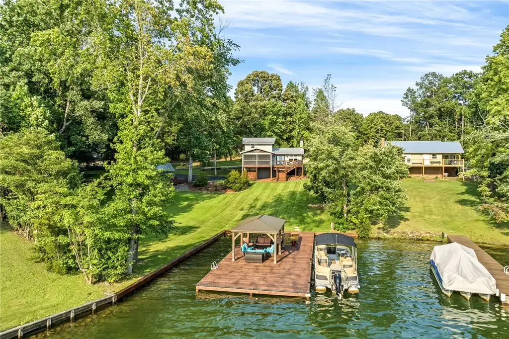 27 N Holiday Dr, Dadeville