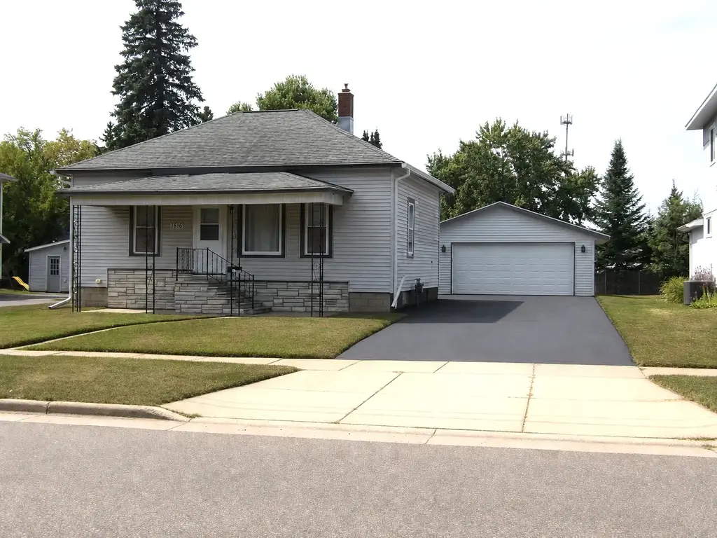 1616 Clermont St, Antigo