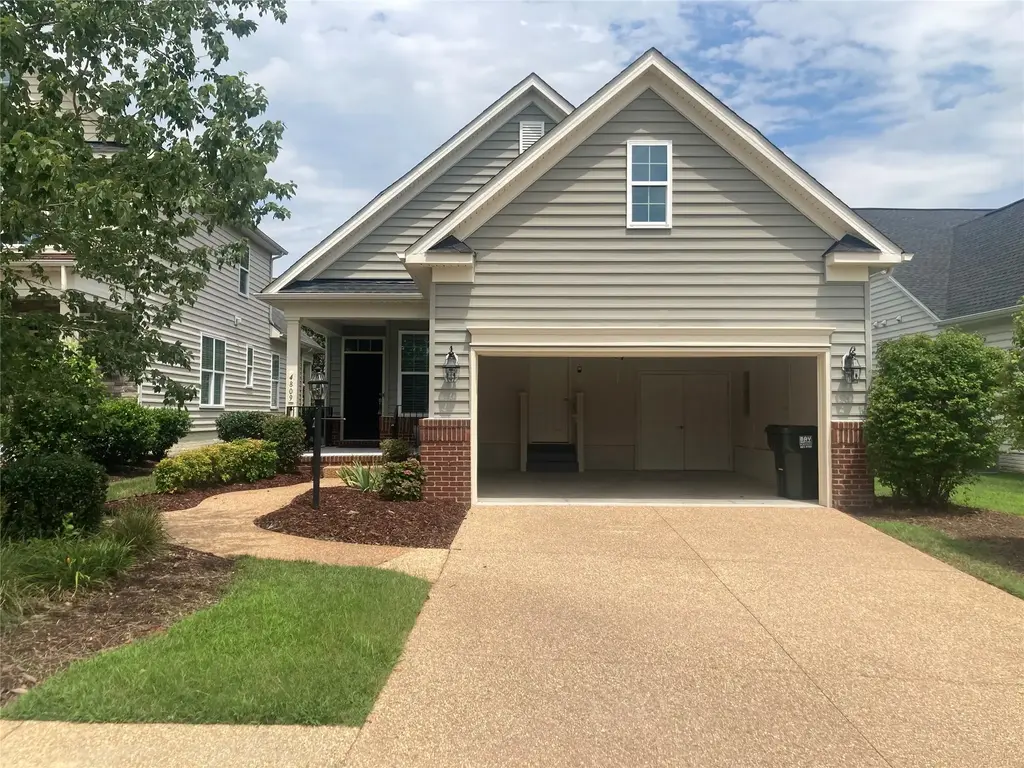 4809 House Of Lords, Williamsburg