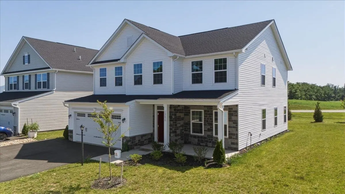 10696 Whispering Pine Ln, Mcgaheysville