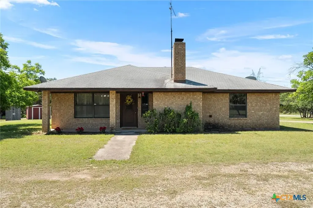 1769 County Road 4700, Kempner