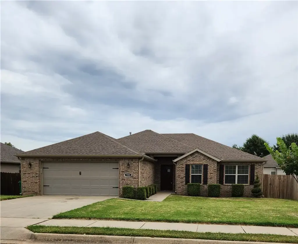 705 Olivia Lane, Centerton