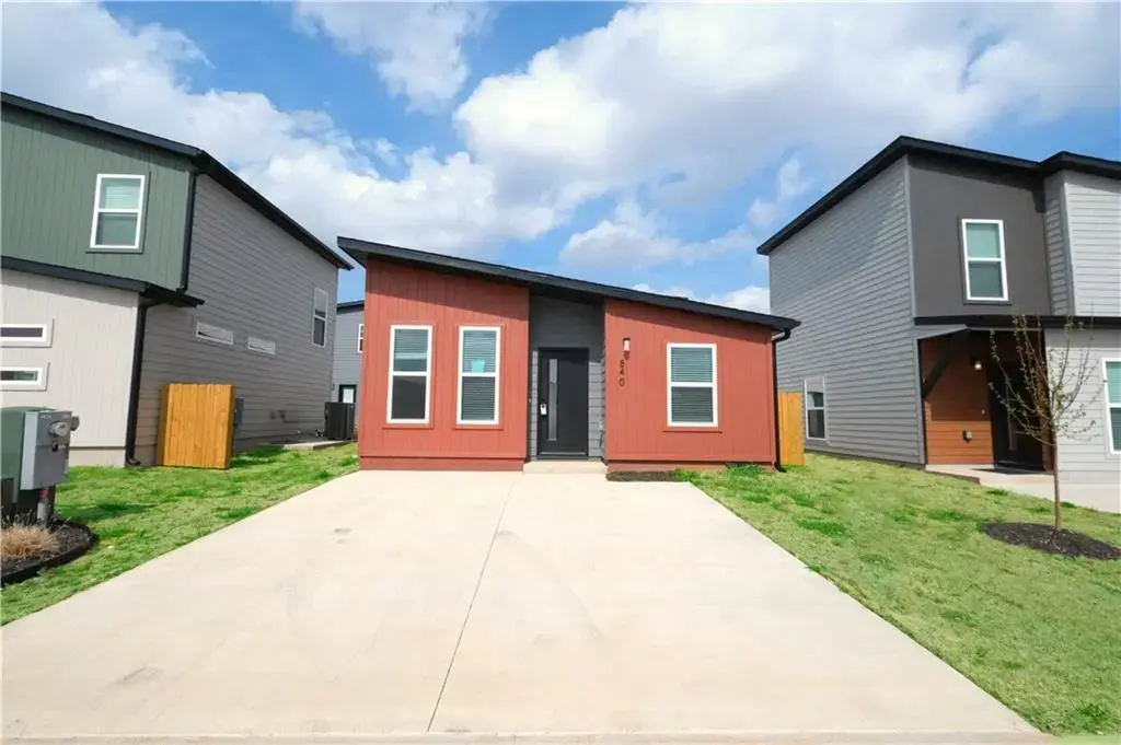 840 Illinois Avenue, Centerton