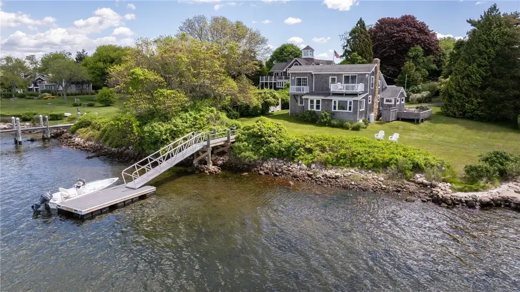 47 Sunset Dr, Charlestown