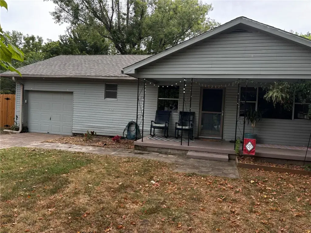 209 S Neal Street, Prairie Grove