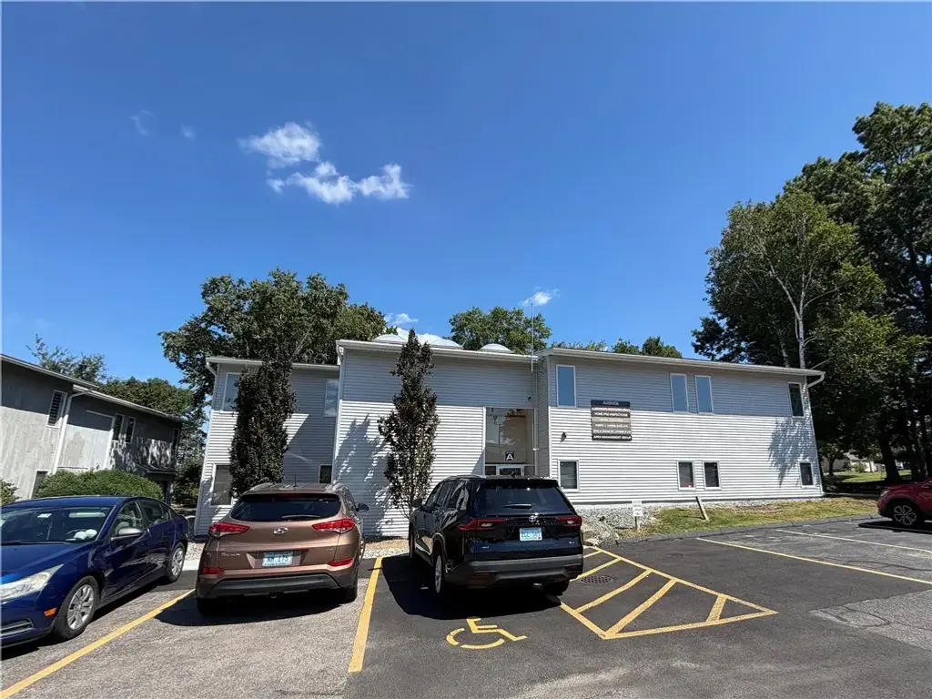 615 Jefferson Blvd # A201-202, Warwick