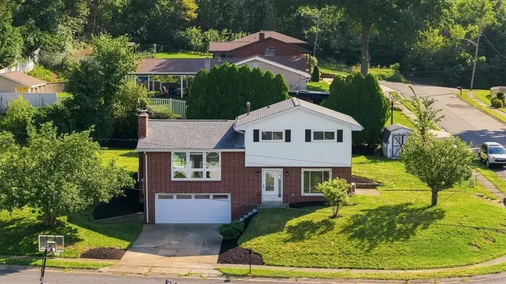 1106 Fairlane Drive , Hopewell