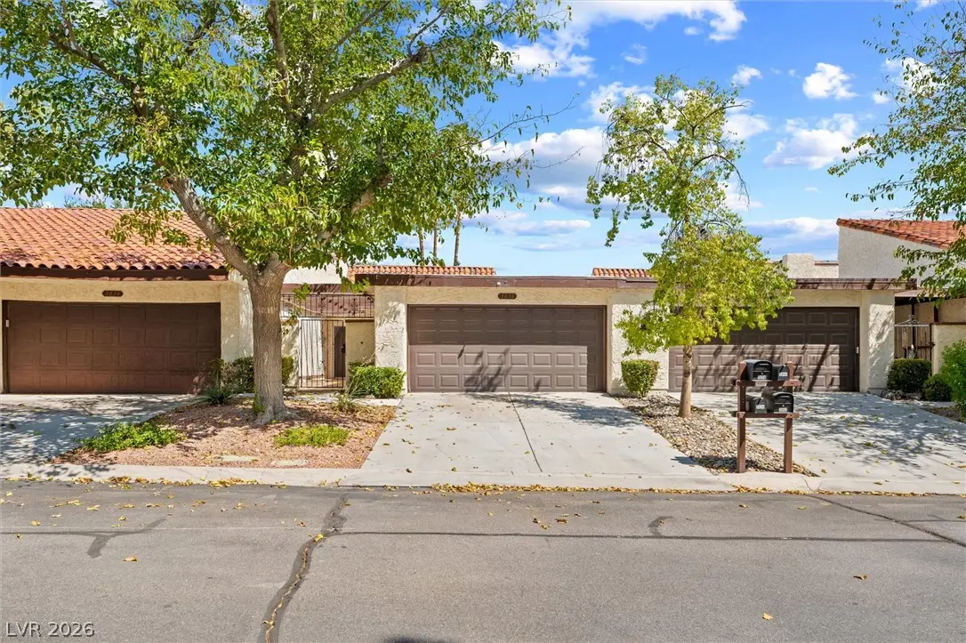 Photo of Listing #2811702