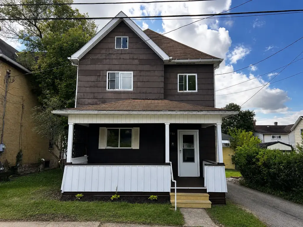 710 Irving Street, Vandergrift