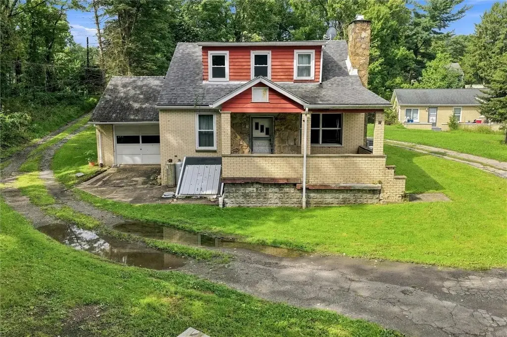 1114 Daisy Lane , Moon/Crescent