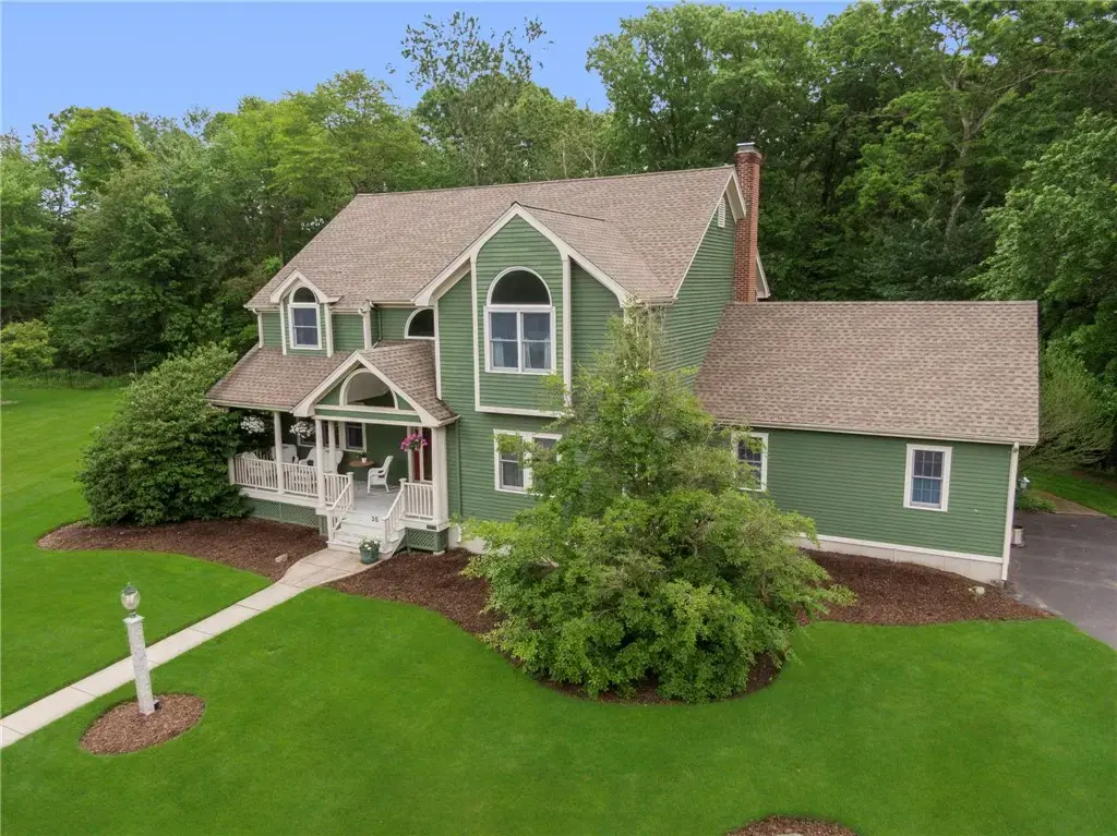 35 Great Rd, Barrington