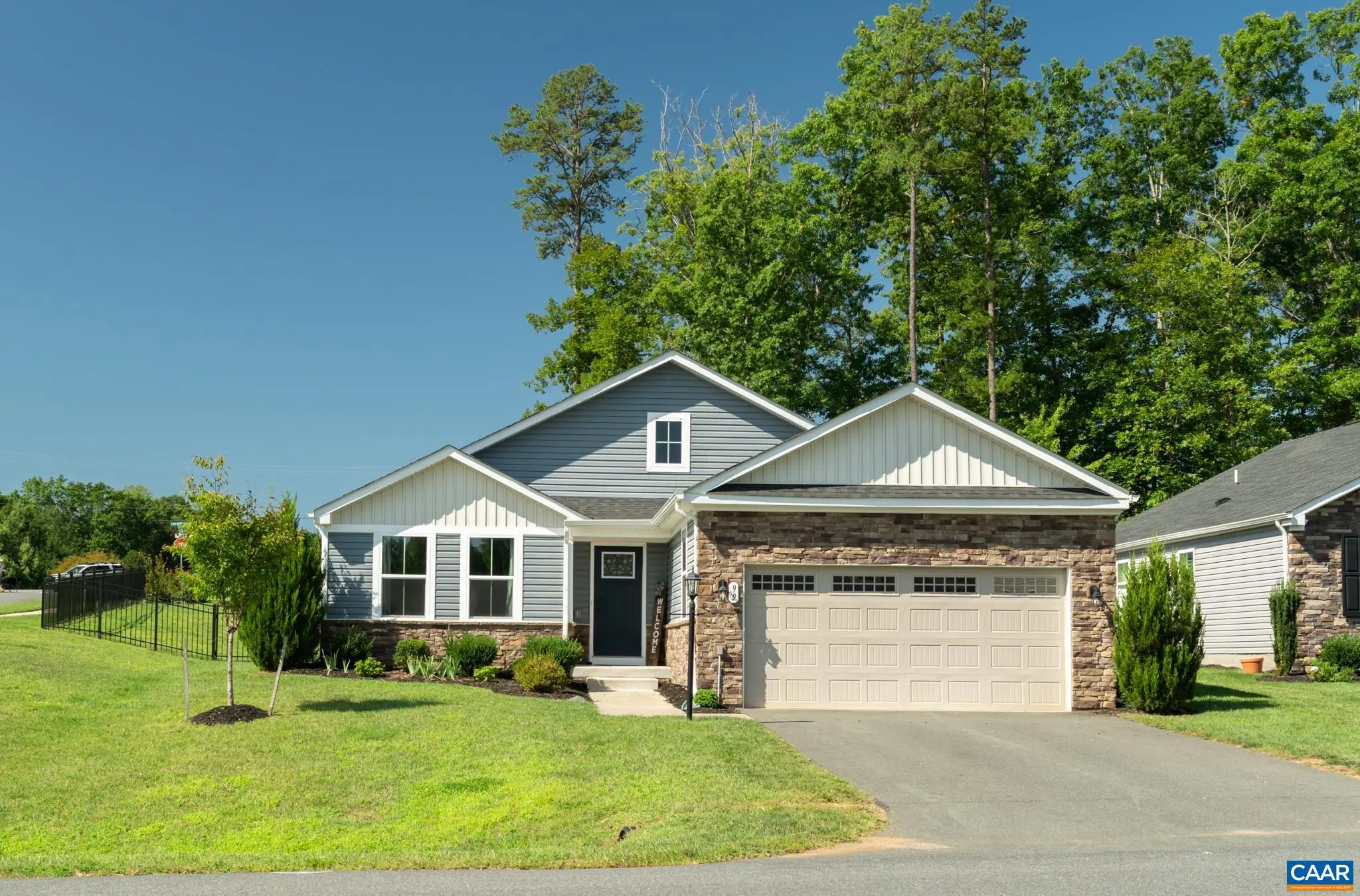 99 Park Dr, Palmyra