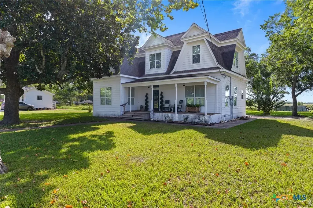 701 S Gilbert Road, Edna