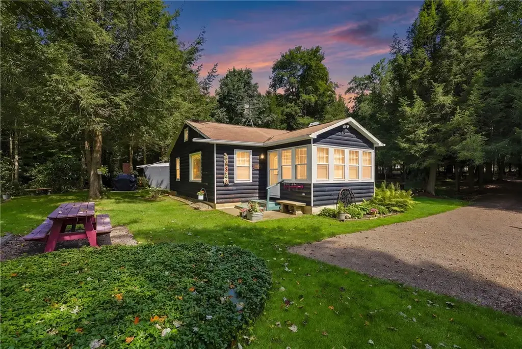 131 Rainbows End Lane, Summit