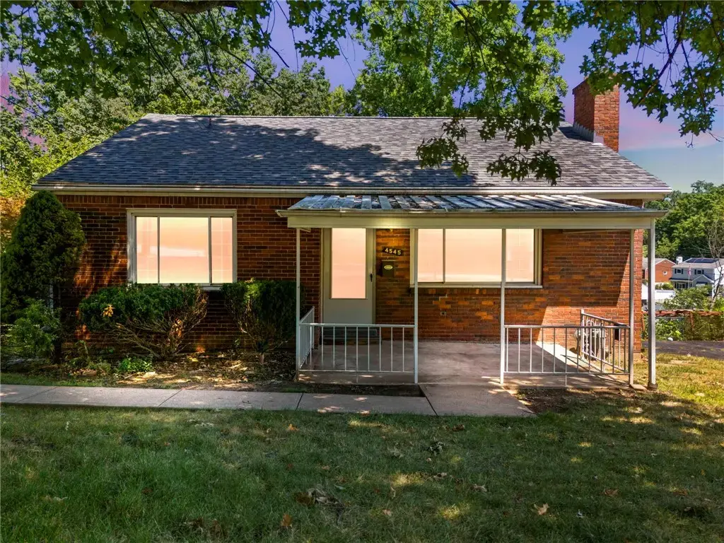 4545 Echo Glen Drive, Whitehall