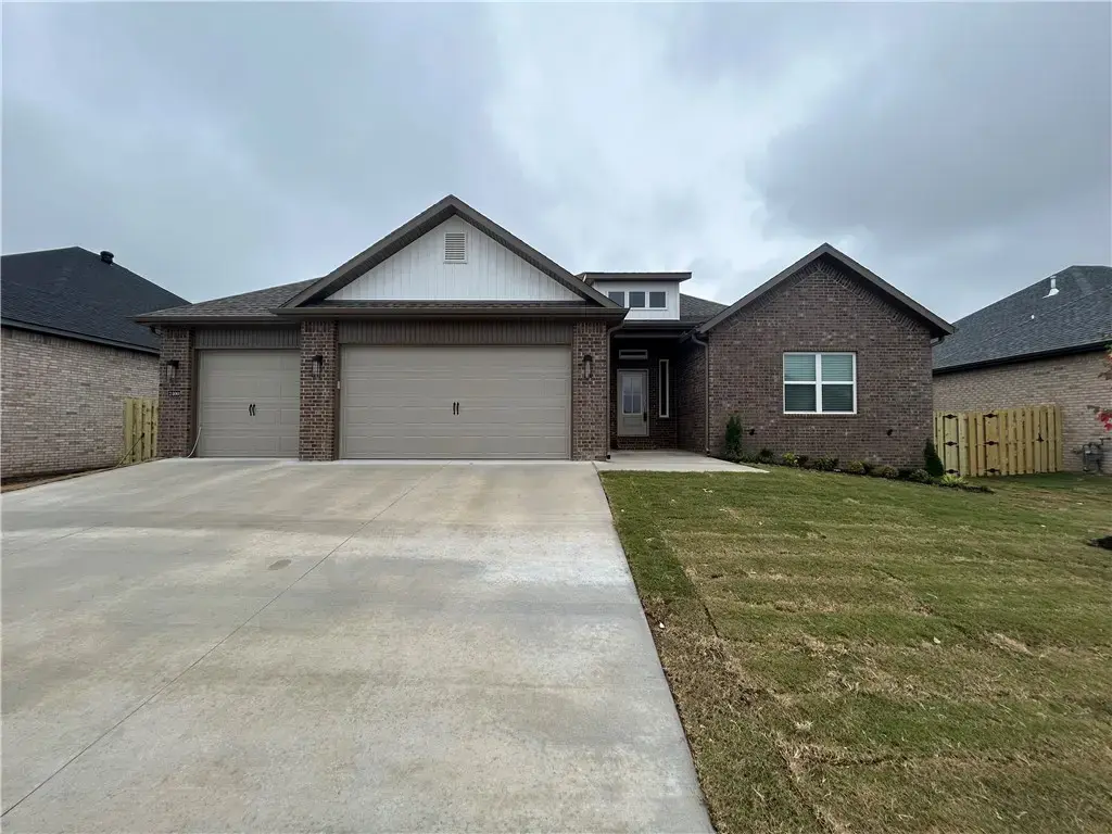 2400 Salmon Street, Pea Ridge