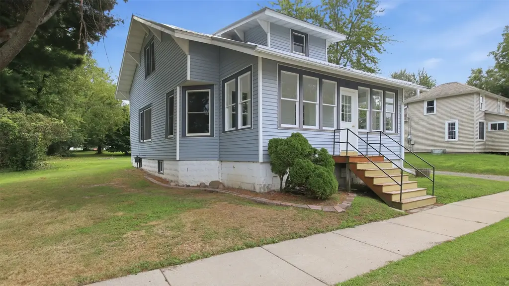 329 Washington Street, Stanley