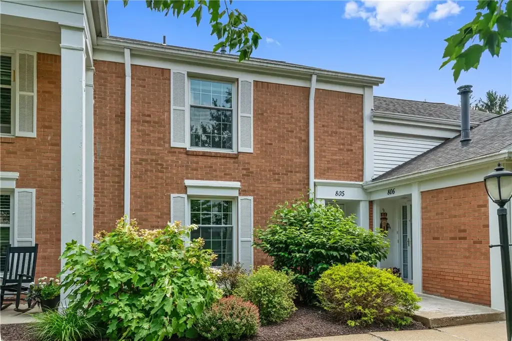 1818 Foxcroft Lane 805, McCandless