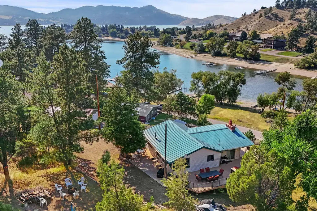 3756 E Shore Drive, Helena