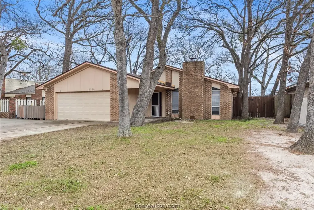 3239 Red Robin Loop, Bryan