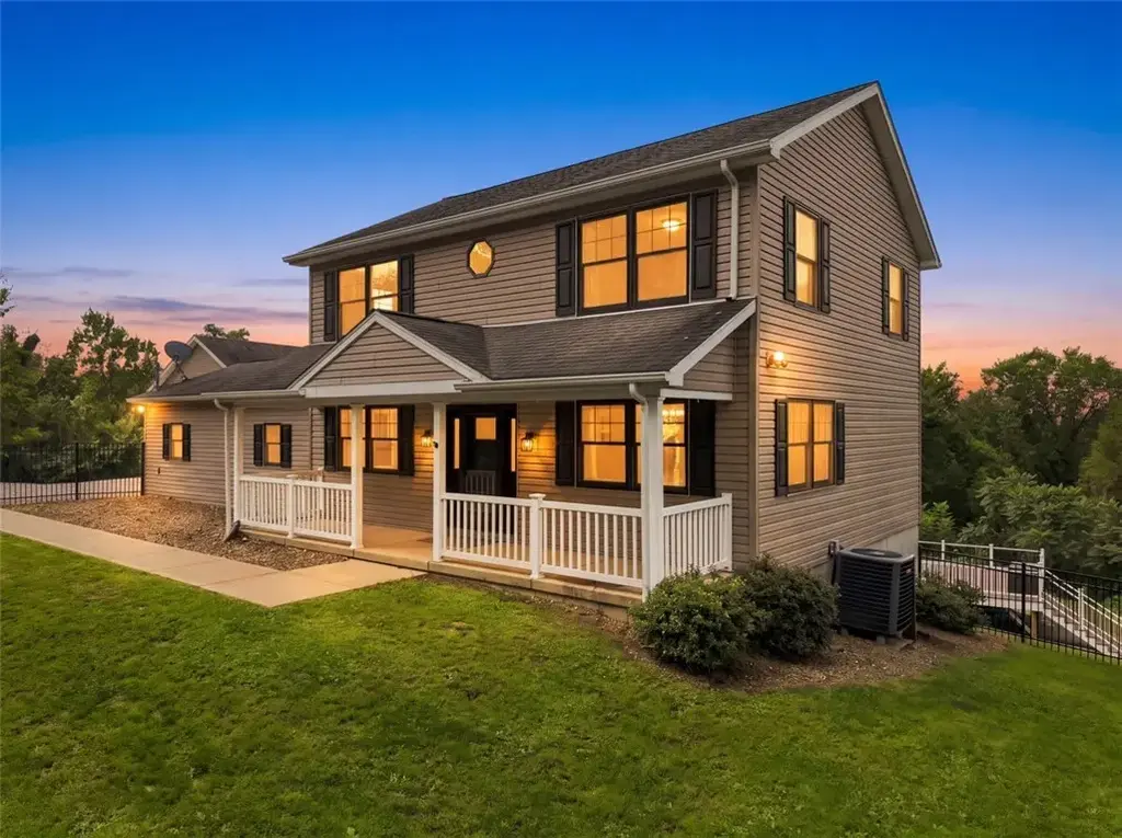 3225 Ridge Road Extension , Economy