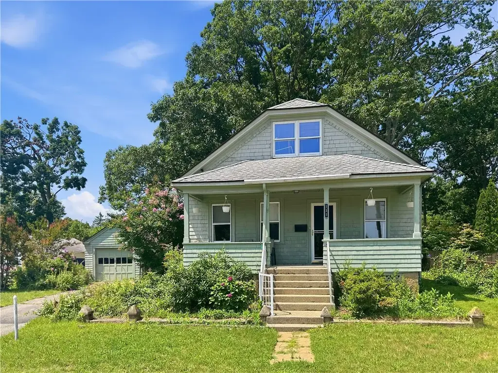131 Welfare Ave, Warwick