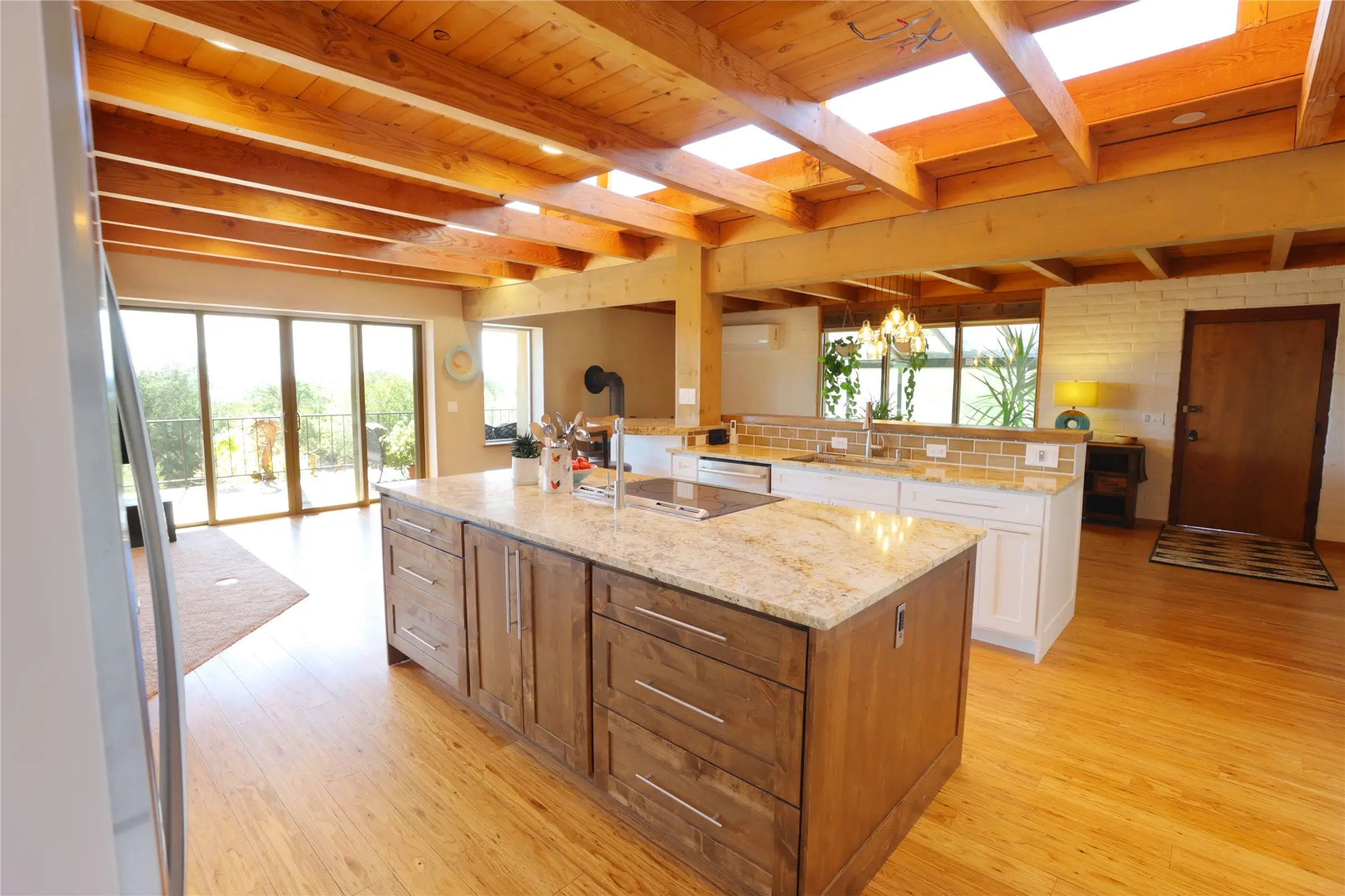 9 La Rosa, White Rock