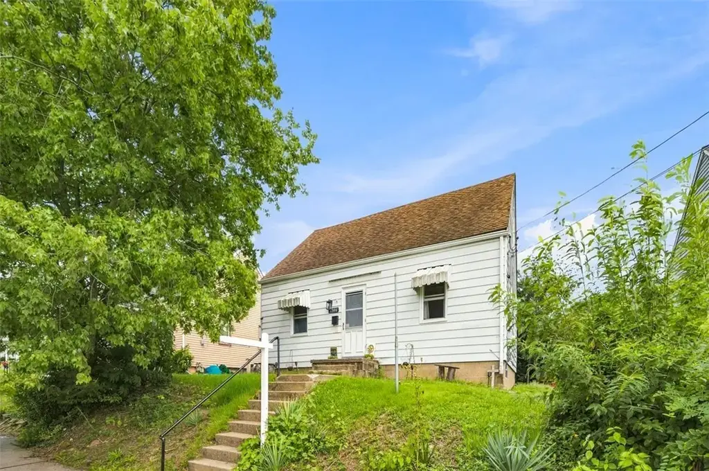 3506 College Avenue , Beaver Falls