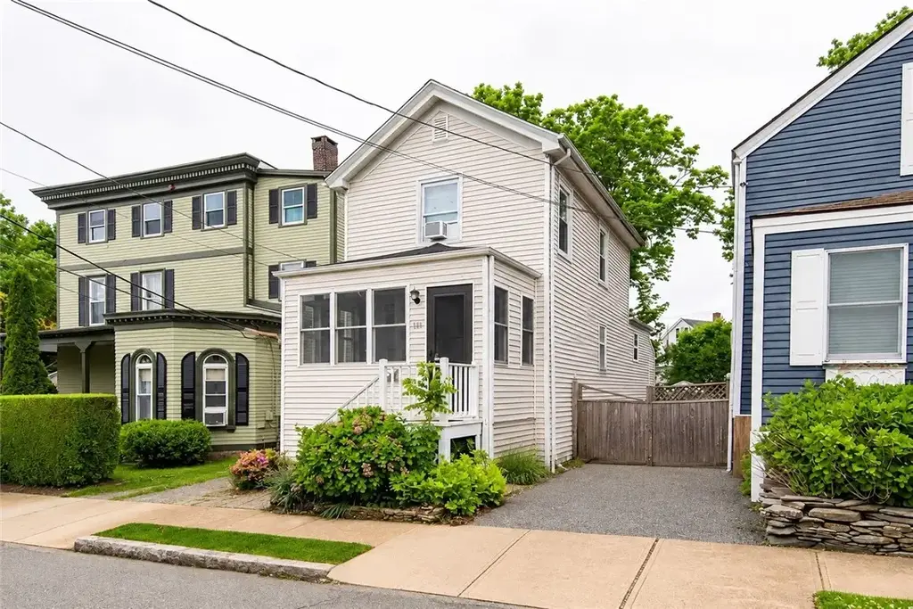 18 Almy St, Newport