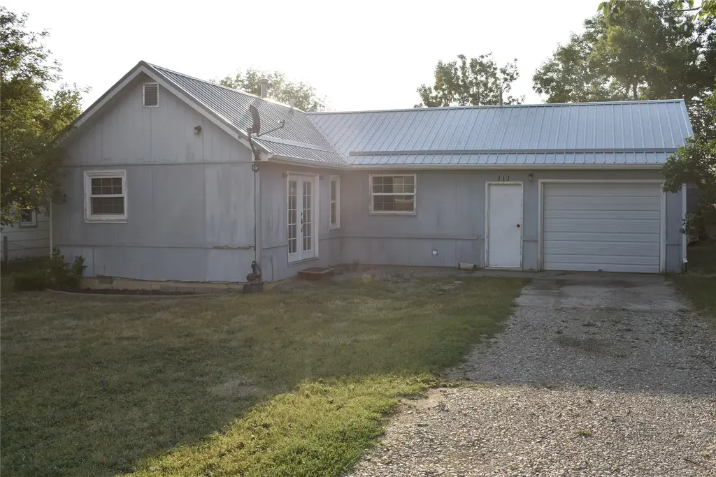 111 S Dakota Street, Conrad