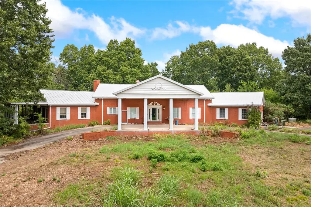 1047 Nc 4055, Western Grove
