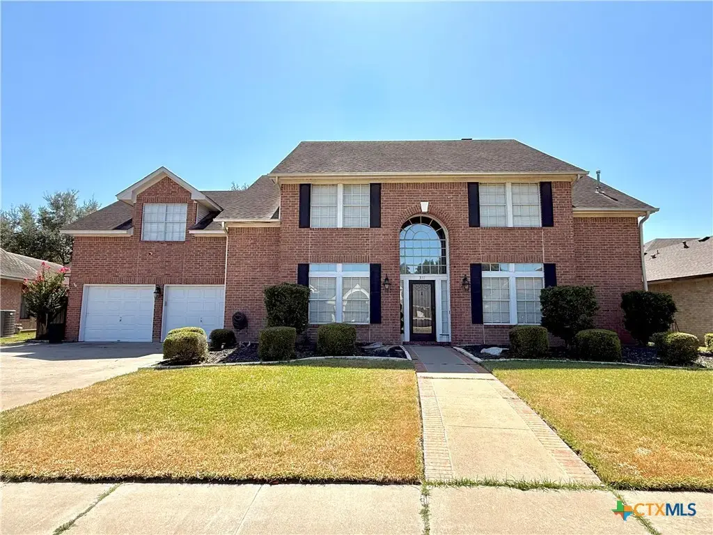 311 Charleston Drive, Victoria