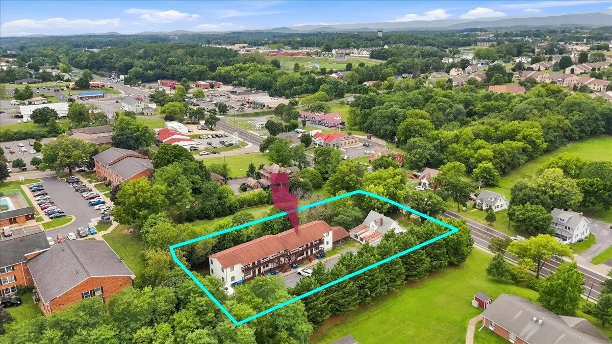 841 South Main St, Woodstock