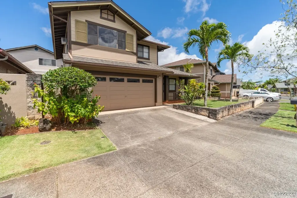 95-209 Mahelu Place, Mililani
