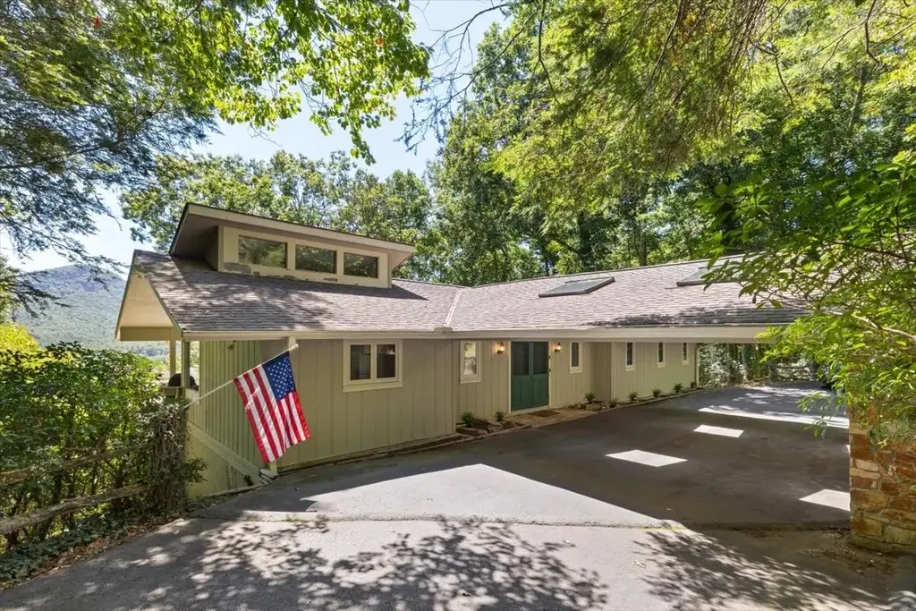 227 Beckonridge Trail, Sapphire