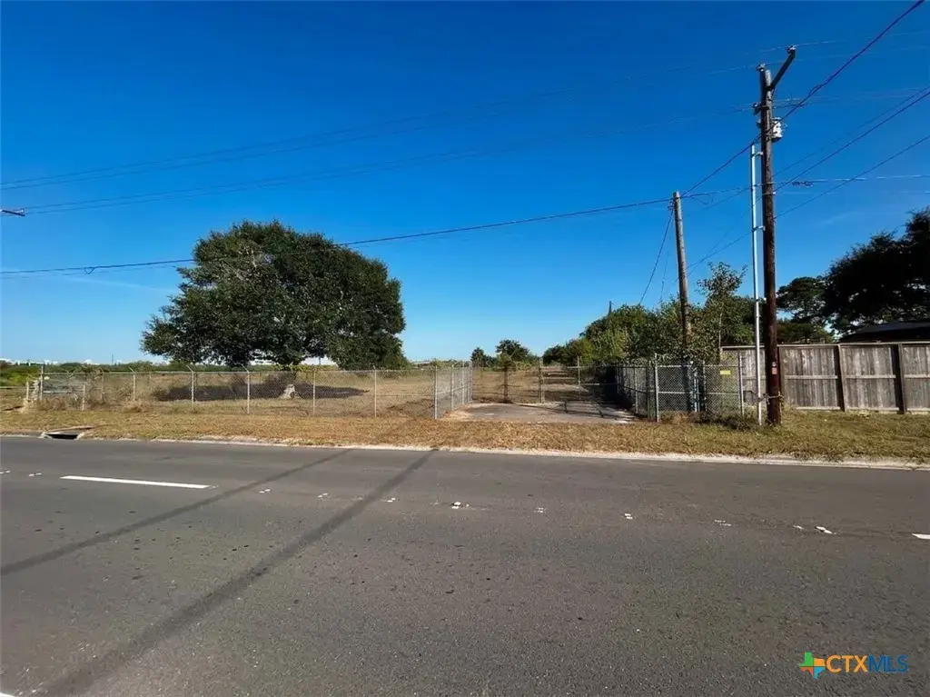 2205 Salem Road, Victoria