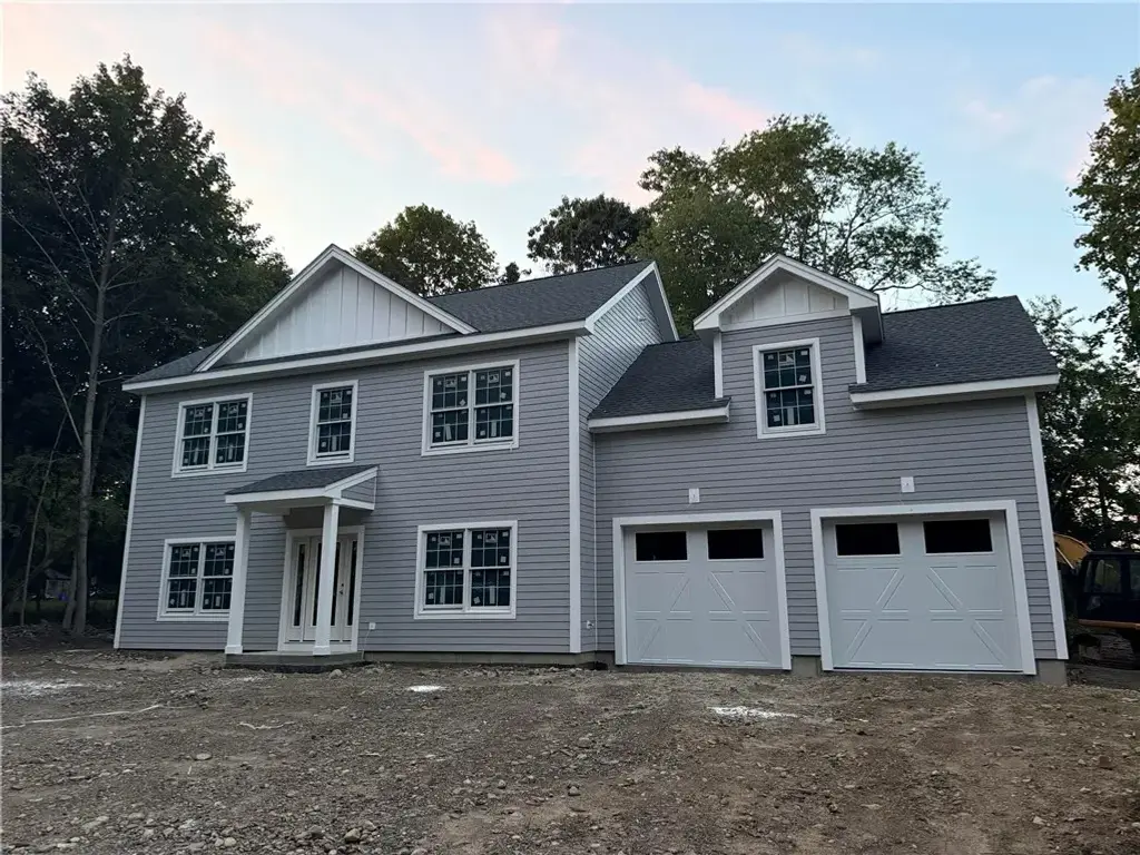 1015 East Shore Rd, Jamestown