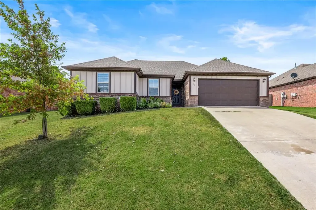 440 Trieste Drive, Centerton