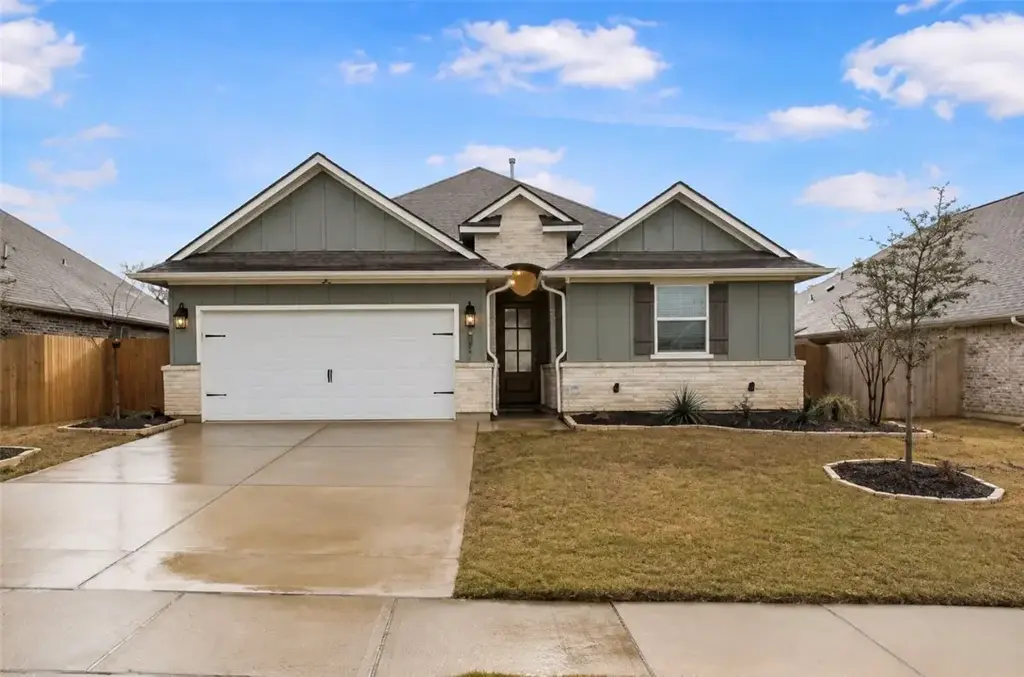 4002 Heru Court, College Station