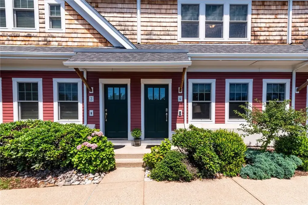 265 Post Road Rd # 4, Warwick
