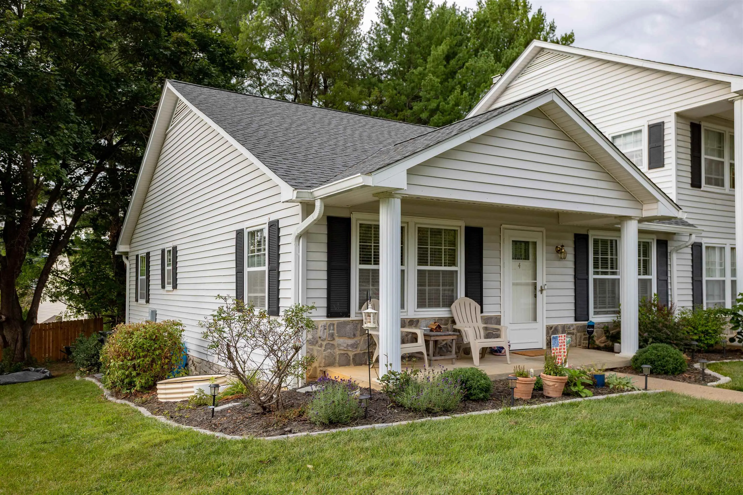 4 Shannon Pl, Staunton