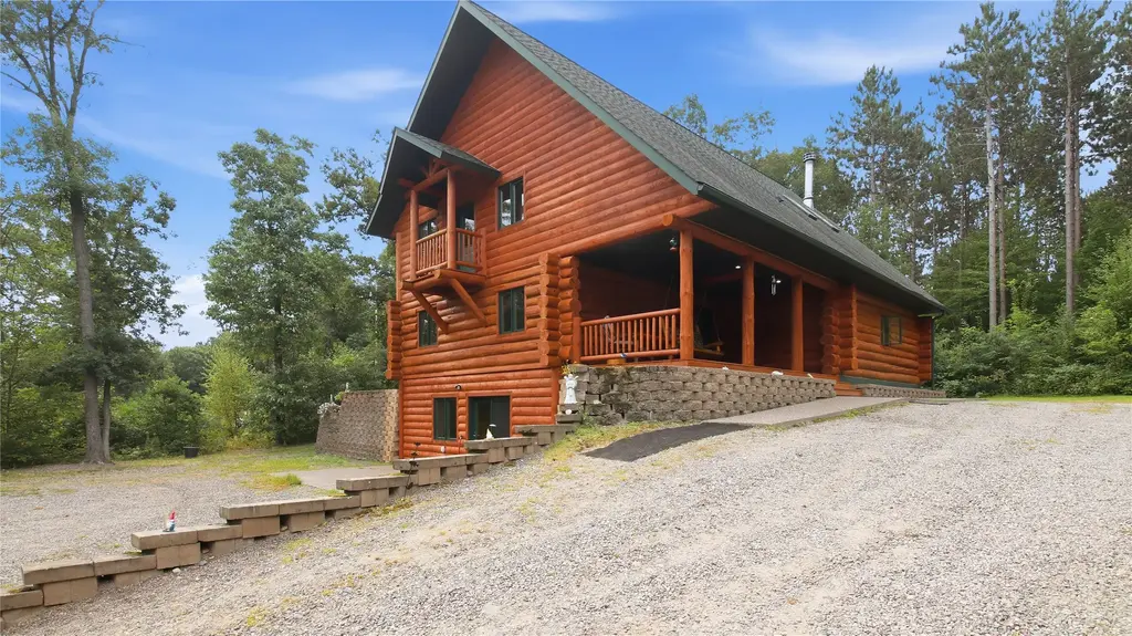 21632 County Highway Dd, New Auburn