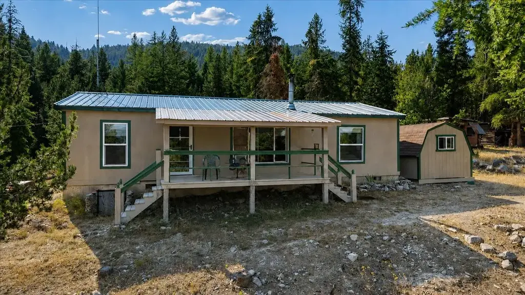 627 Lower Lost Prairie Road, Marion