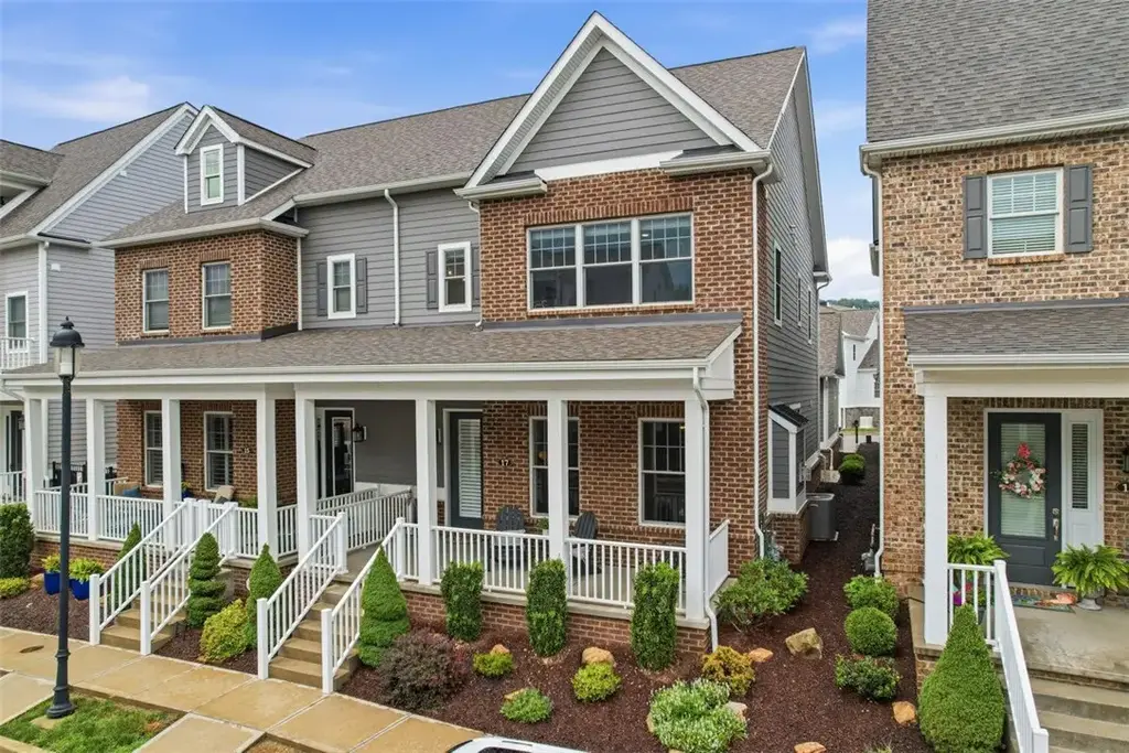 17 Allegheny Avenue , Oakmont