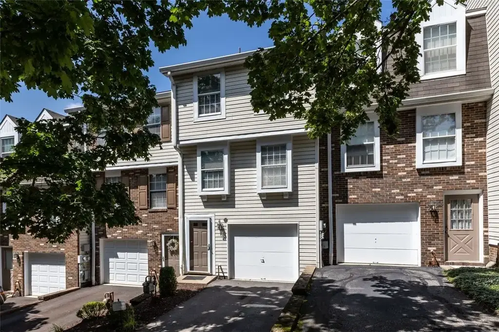 115 Saxonwald, Castle Shannon