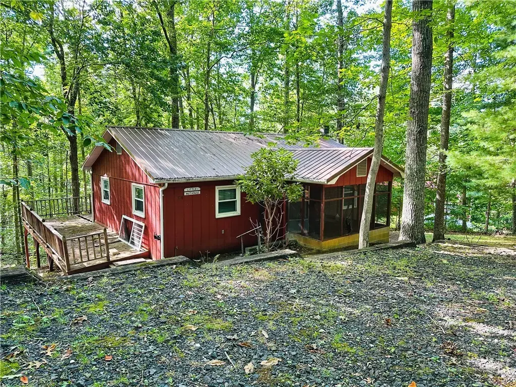 319 Walnut Hills Circle, Crumpler