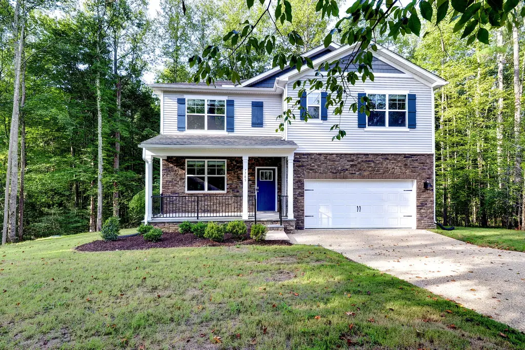 7785 Patriots Way E, Gloucester