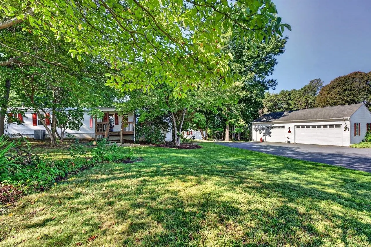 406 Trayfoot Rd, Grottoes